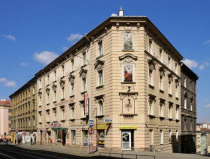 Hotel Golden City Garni - image 1