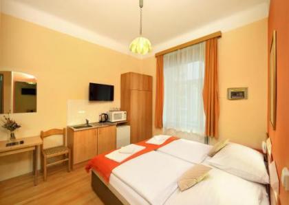 Hotel Golden City Garni - image 10