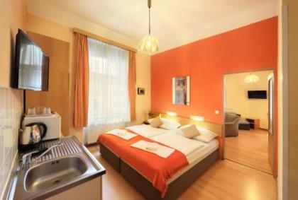 Hotel Golden City Garni - image 5