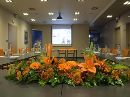 EA Hotel Crystal Palace - image 3