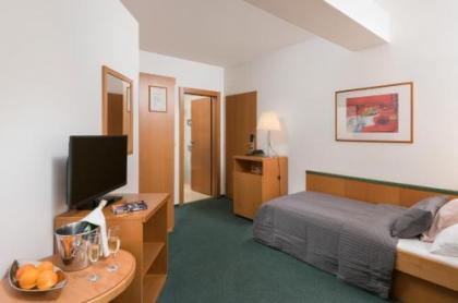 Hotel Troja - image 20