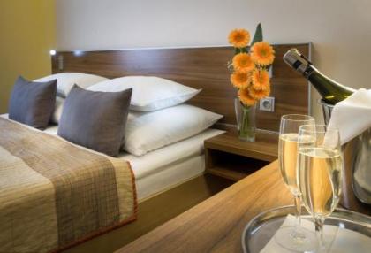 Monastery Hotel - image 12