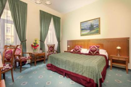 Green Garden Hotel - image 1