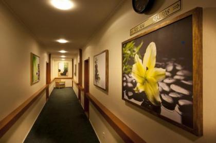 Green Garden Hotel - image 14