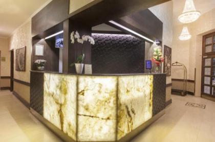 Green Garden Hotel - image 8