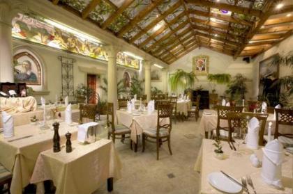 Green Garden Hotel - image 9