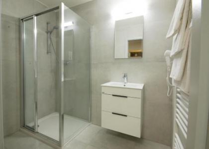 Adeba Hotel - image 5