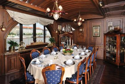 Admiral Botel - image 20