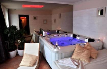 Villa St. Tropez - image 9