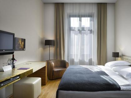 The ICON Hotel & Lounge - image 11