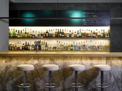 The ICON Hotel & Lounge - image 16