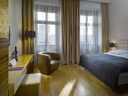 The ICON Hotel & Lounge - image 7