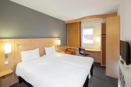 Ibis Praha Old Town - image 14