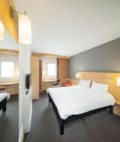 Ibis Praha Old Town - image 15