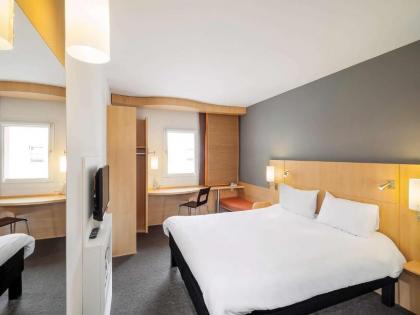 Ibis Praha Old Town - image 20