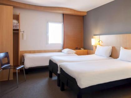 Ibis Praha Old Town - image 8