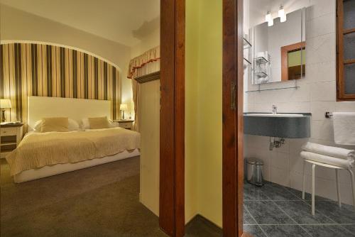 Hotel U 3 Pstrosu - image 2