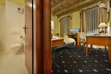 Hotel U 3 Pstrosu - image 8
