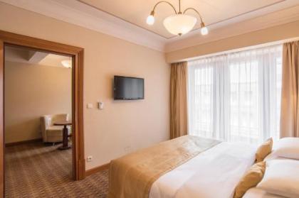 Majestic Plaza Hotel Prague - image 9