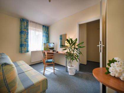 EA Hotel Tosca - image 2
