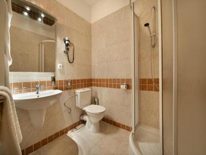 EA Hotel Tosca - image 7