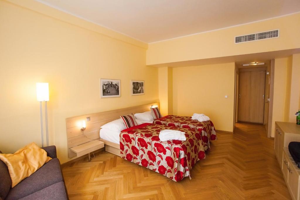 Amarilis - image 3