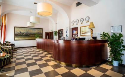 EA Hotel Downtown - image 10