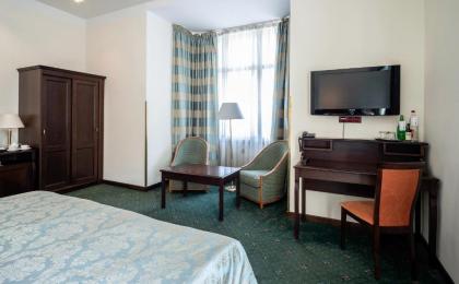 EA Hotel Downtown - image 11