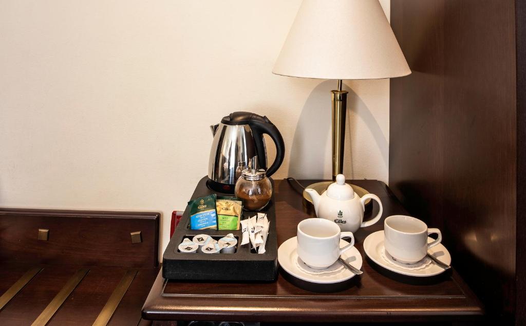 EA Hotel Downtown - image 4