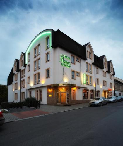 Hotel Avion - image 1
