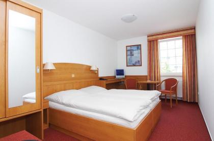 Hotel Avion - image 11