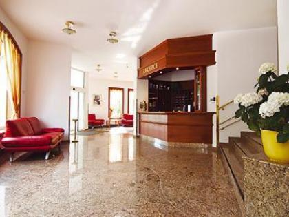 Hotel Avion - image 4