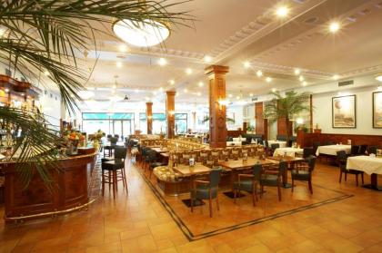 Hotel Avion - image 8