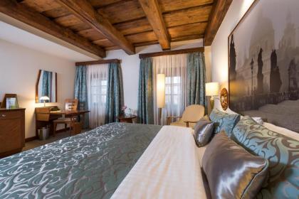 Lindner Hotel Prague Castle - image 10