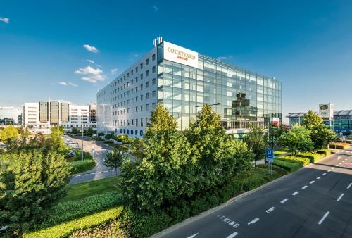 Courtyard by Marriott Prague Airport - main image
