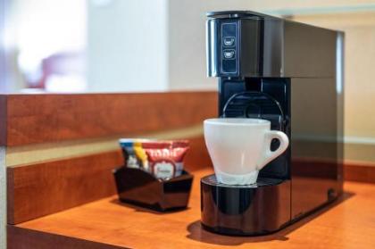 Courtyard by Marriott Prague City - image 11