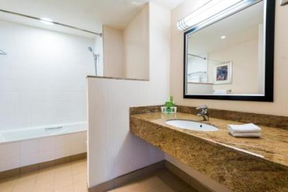 Courtyard by Marriott Prague City - image 18