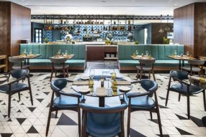 Prague Marriott Hotel - image 9