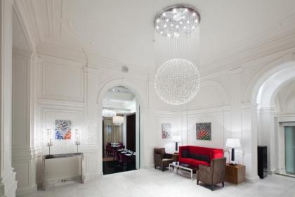 Hotel KINGS COURT - image 12