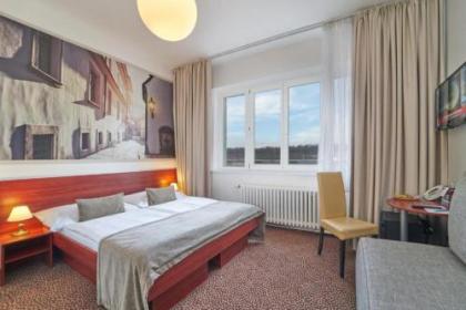 Metropolitan Old Town Hotel - image 2