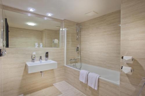 Grand Majestic Hotel Prague - image 3