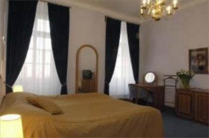 Hotel Pod Věží - image 1