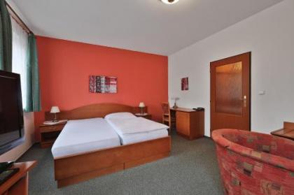 Attic Hotel - image 16