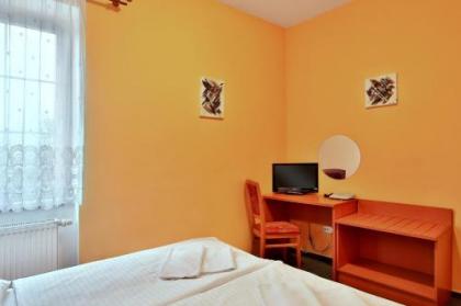 Attic Hotel - image 19