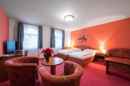 Attic Hotel - image 2