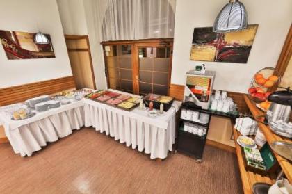 Attic Hotel - image 6