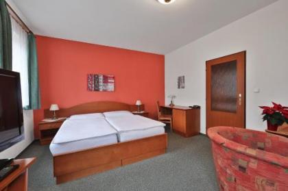 Attic Hotel - image 7