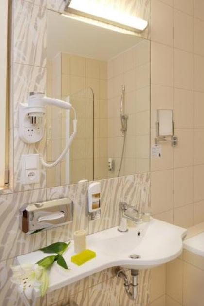 1.Republic Hotel - image 9