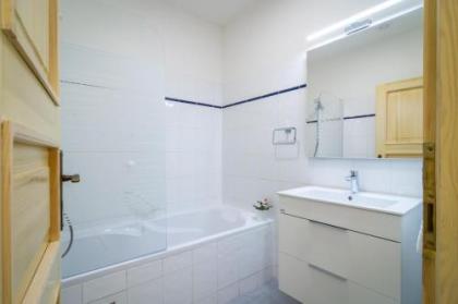 Royal Road Residence - image 17