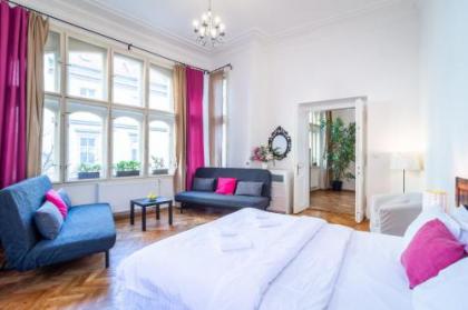 Royal Road Residence - image 3